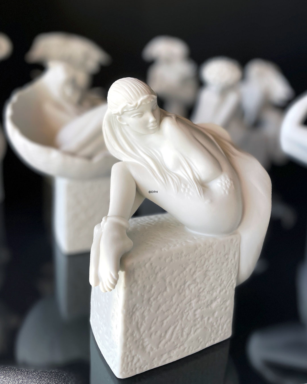 Christel Stjernetegnsfigur, Fisk (20. februar til 20. marst ), Royal Copenhagen figur nr. 1249101