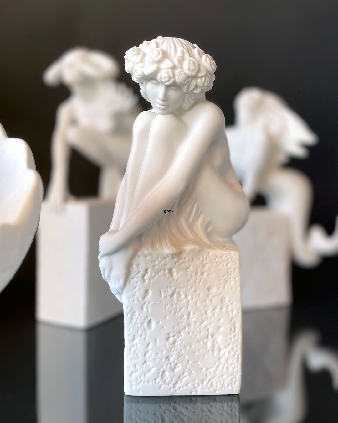 Christel Stjernetegnsfigur, Jomfru (23. august til 22. september), Royal Copenhagen figur nr. 1249107