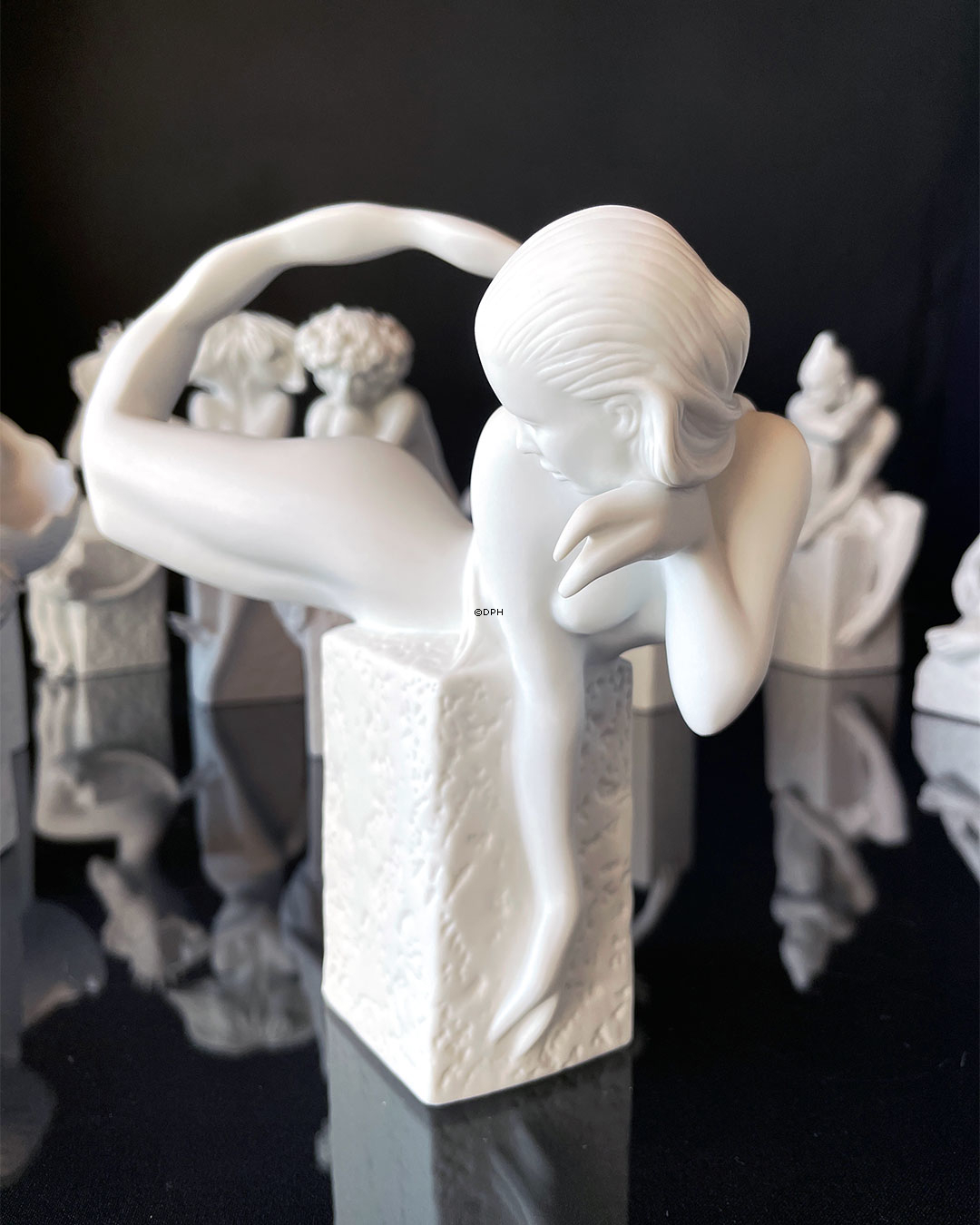 Christel Stjernetegnsfigur, Skorpionen (24. oktober til 22. november), Royal Copenhagen figur nr. 1249109