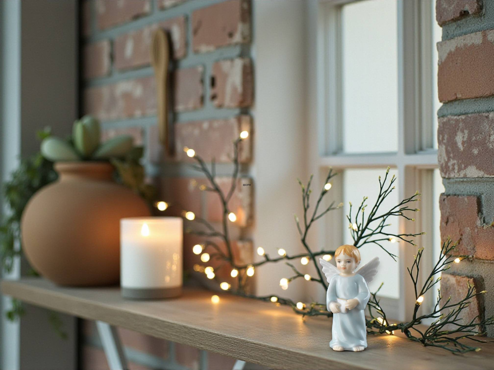 Engel med bog, dreng Royal Copenhagen