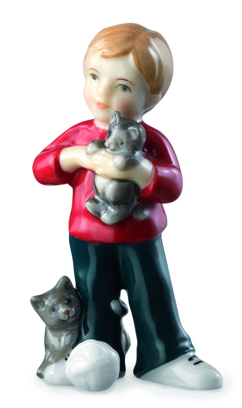 Dreng stående med killing, mini figur Royal Copenhagen nr. 123