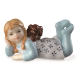 Liggende pige med hund, mini figur Royal Copenhagen nr. 124