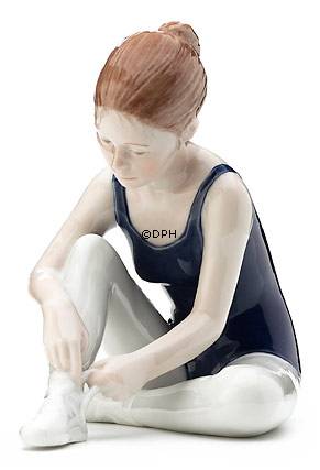 Siddende ballerina, Royal Copenhagen figur nr. 134