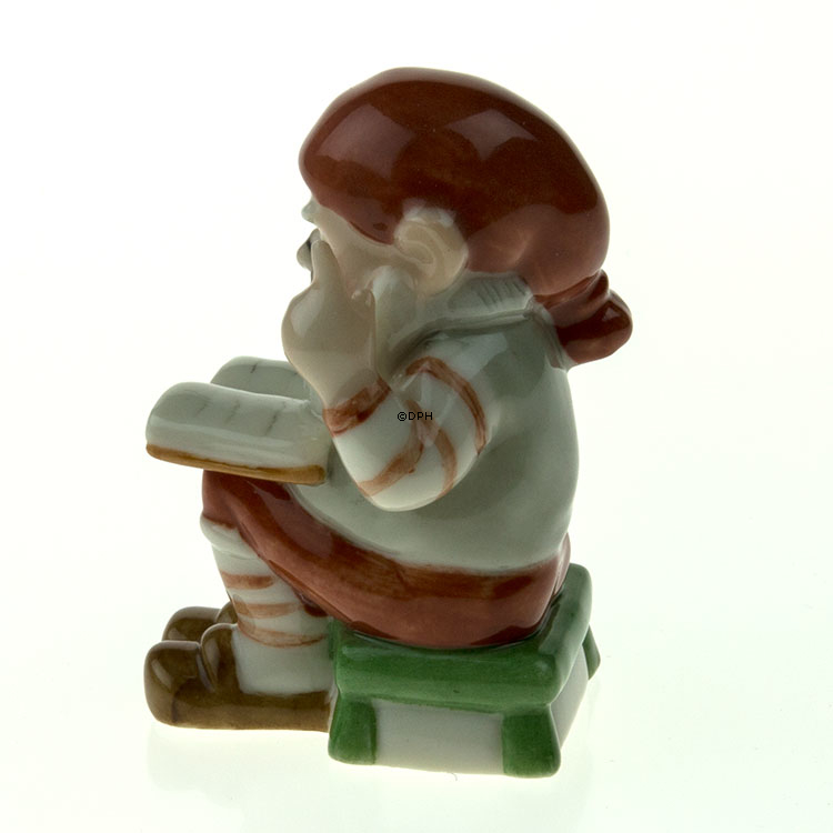 Nisse med Bog, Pixie læsende, Royal Copenhagen jule figur nr. 175