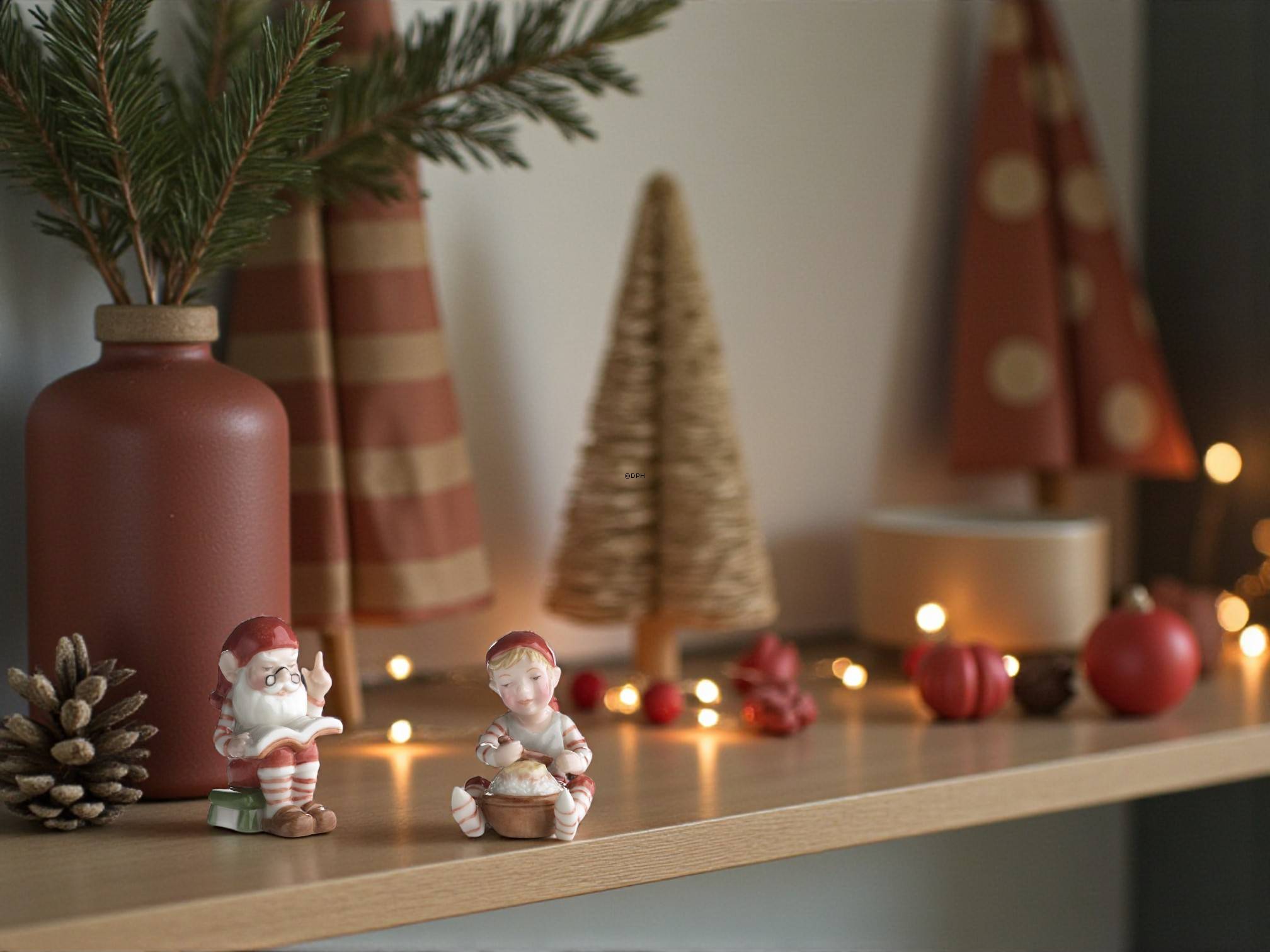 Nisse med Risengrød, Royal Copenhagen jule figur nr. 178