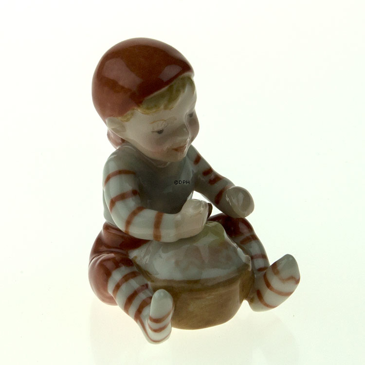 Nisse med Risengrød, Royal Copenhagen jule figur nr. 178