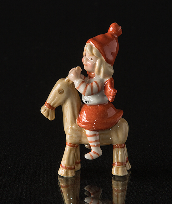 Nisse med gedebuk, Royal Copenhagen jule figur nr. 180