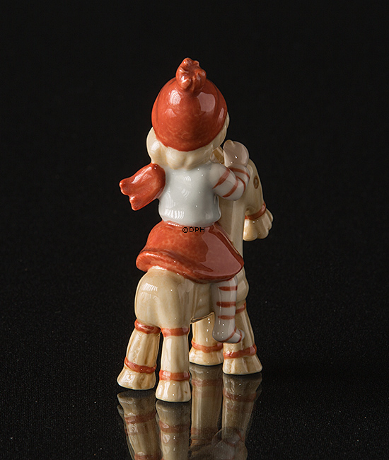Nisse med gedebuk, Royal Copenhagen jule figur nr. 180