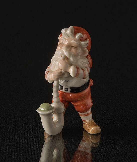 Nisse med pibe, Royal Copenhagen jule figur nr. 182