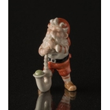 Nisse med pibe, Royal Copenhagen jule figur nr. 182