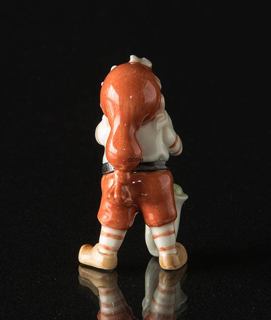 Nisse med pibe, Royal Copenhagen jule figur nr. 182
