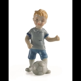 Junge spielt Fußball, Mini Sommer und Winter Kinder, Royal Copenhagen Figur Nr. 268