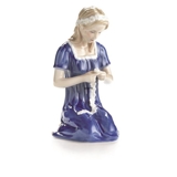 Ung Pige som Binder Blomster, Royal Copenhagen figur nr. 273