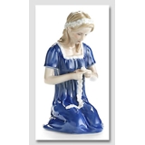 Ung Pige som Binder Blomster, Royal Copenhagen figur nr. 273