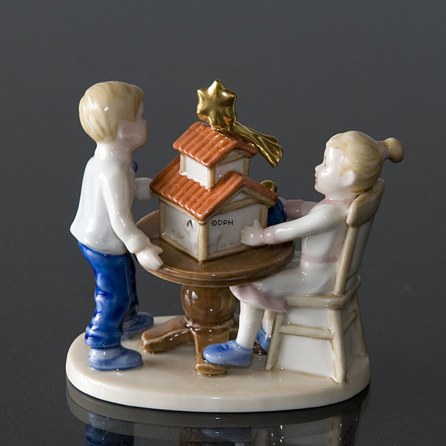 Clara & Peter pynter krybbespil, Royal Copenhagen figur nr. 294