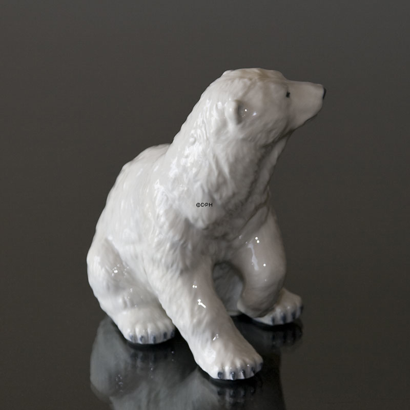 Siddende Isbjørn, Royal Copenhagen figur nr. 355