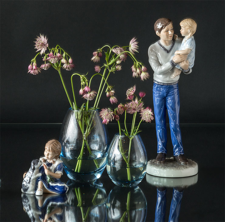 Pige med kanin, Royal Copenhagen figur nr. 363