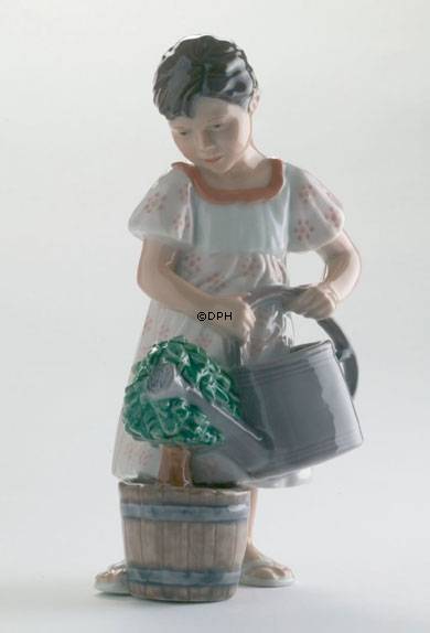 Pige med vandkande, Royal Copenhagen figur nr. 408