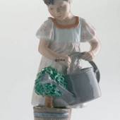 Pige med vandkande, Royal Copenhagen figur