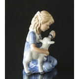 Pige med lam, Royal Copenhagen figur nr. 435