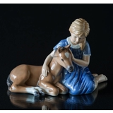 Pige med føl, Royal Copenhagen figur nr. 448