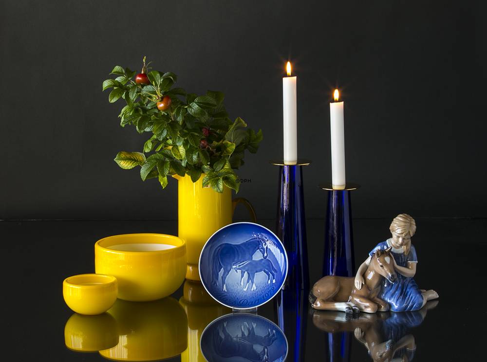 Pige med føl, Royal Copenhagen figur nr. 448