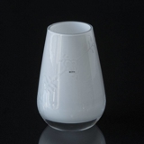 Glas vase med mussel dekoration i relief, opal, Royal Copenhagen nr. 481