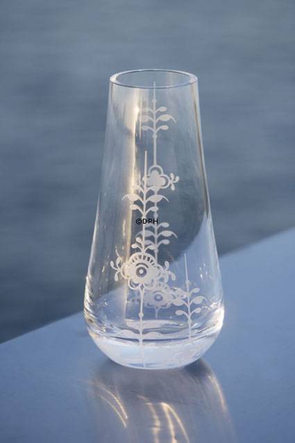 Glas vase med mussel dekoration i relief, klar, Royal Copenhagen nr. 485