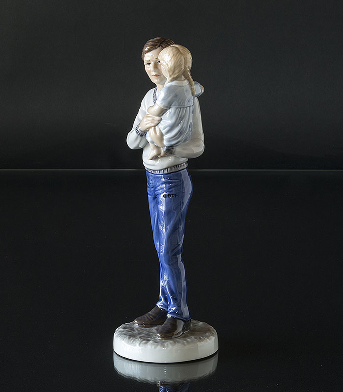 Far med pige på armen, Royal Copenhagen figur nr. 547