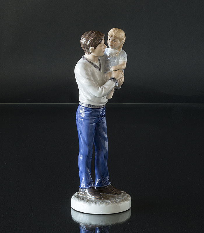 Far med pige på armen, Royal Copenhagen figur nr. 547