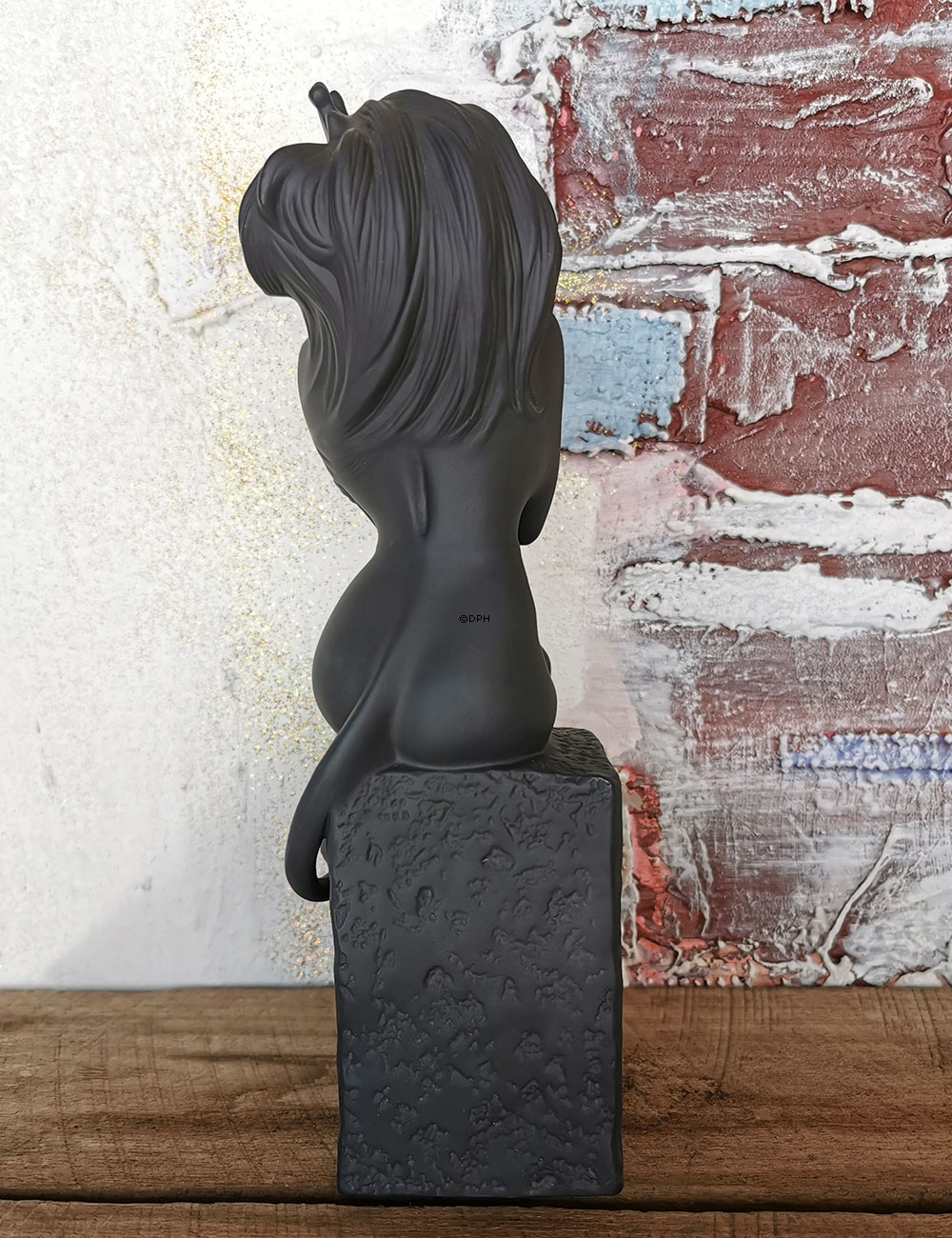 Gammel Christel Stjernetegnsfigur, Løve(23. juli til 22.august), Royal Copenhagen figur nr. 566, sort (Udgået model)