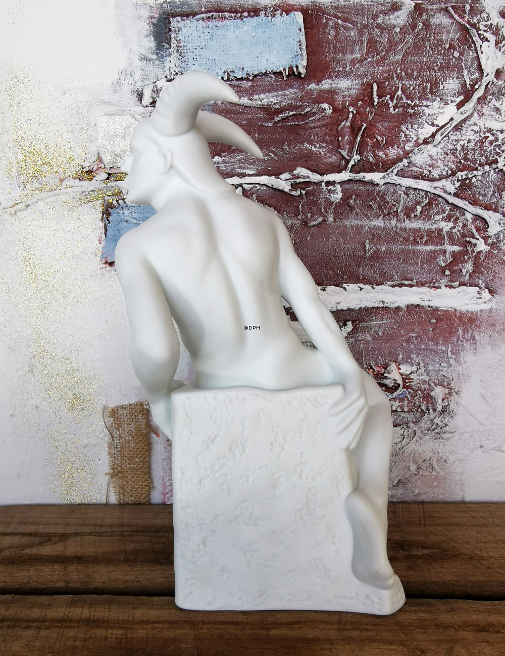 Gammel Stjernetegnsfigur, Stenbuk (21. december til 19. januar), mand, Royal Copenhagen figur nr. 1249610 (Udgået model)