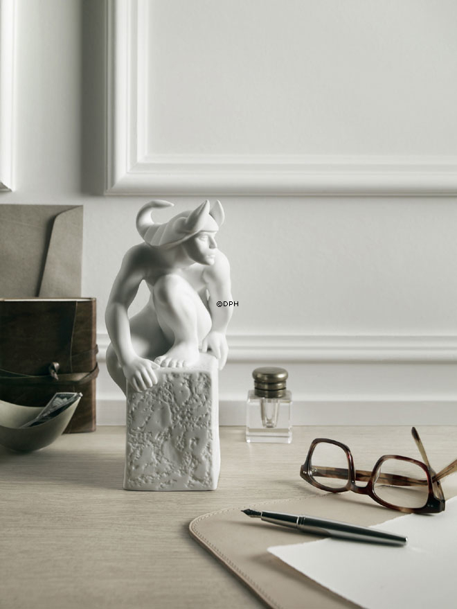 Gammel Stjernetegnsfigur, Skorpion (24. oktober til 22. november), mand, Royal Copenhagen figur nr. 1249620 (Udgået model)