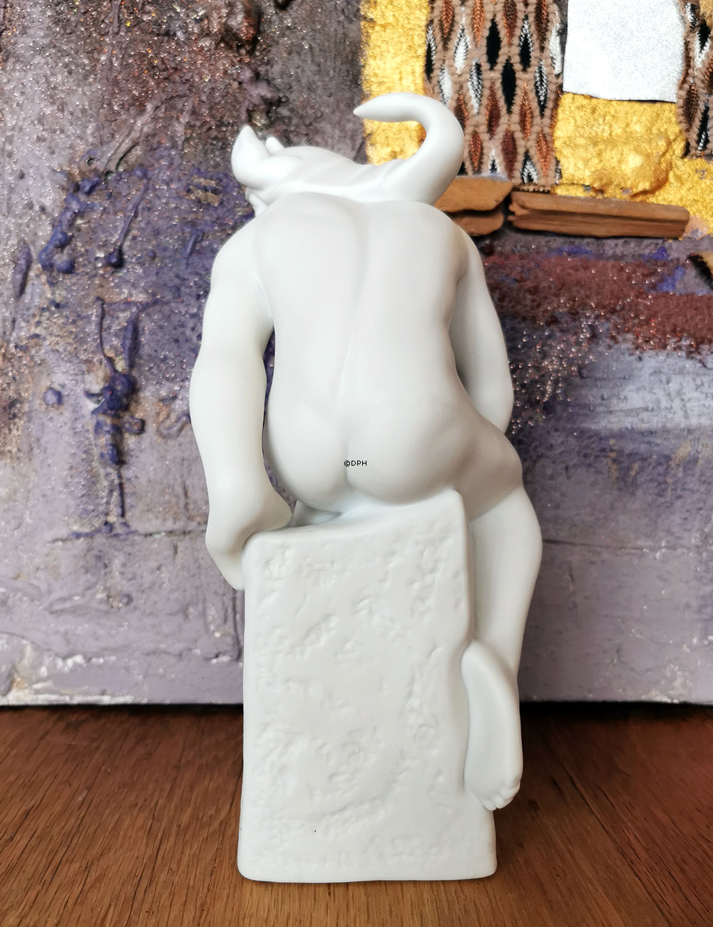 Gammel Stjernetegnsfigur, Skorpion (24. oktober til 22. november), mand, Royal Copenhagen figur nr. 1249620 (Udgået model)