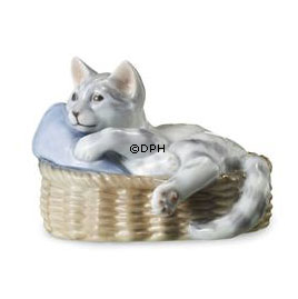 Kat i kurv, Royal Copenhagen figur nr. 656