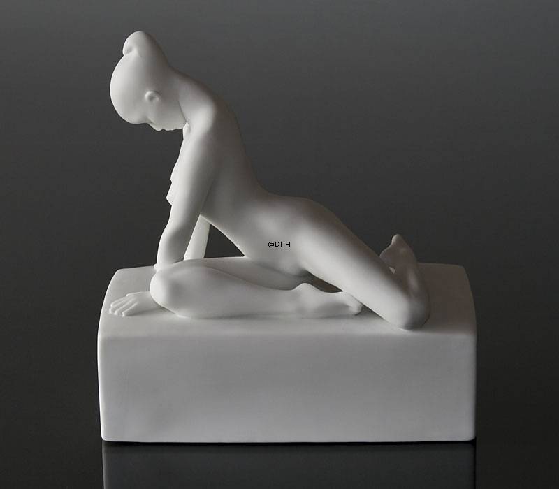 Perfectio kvindeskulptur, Royal Copenhagen figur nr. 657, hvid