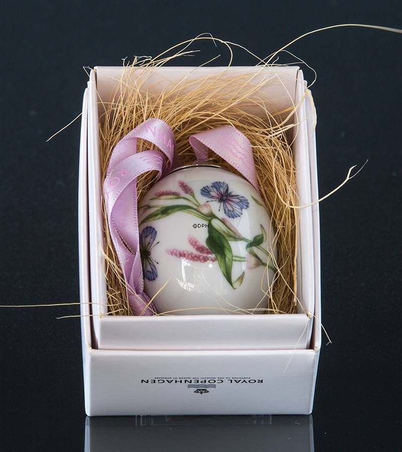 Påskeæg med blå sommerfugl og pileurt, Royal Copenhagen påskeæg 2015