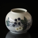 Vase med brombær, Royal Copenhagen nr. 288-426 eller 812