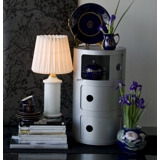 Vase med snerle på blå bund, Royal Copenhagen nr. 812