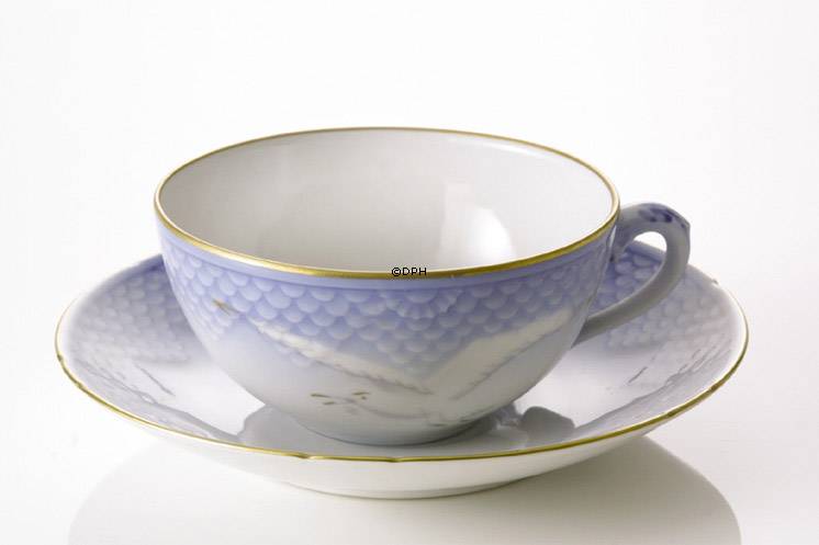 Mågestel med guld, tekop Ø10cm og underkop Ø15cm nr. 080, indhold 15 cl,