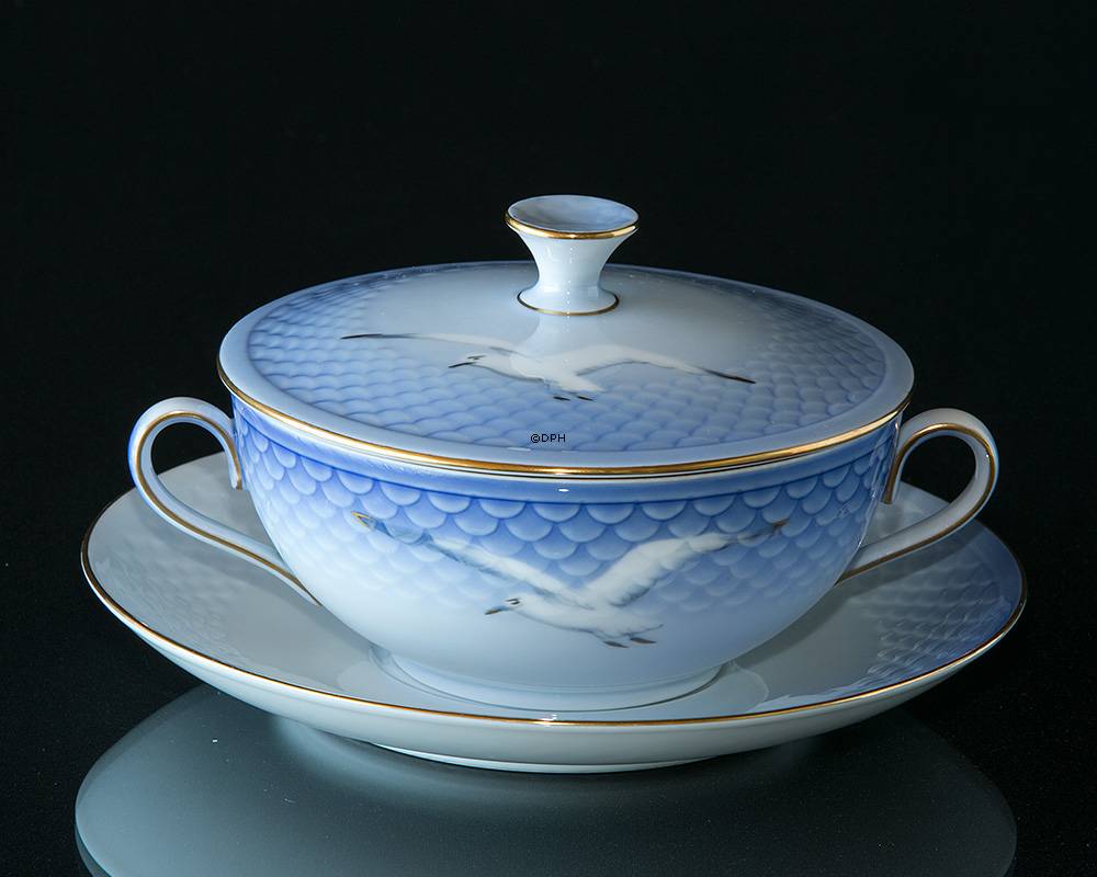 Mågestel med guld, bouillon kop nr. 106 eller 247, indhold 3 dl