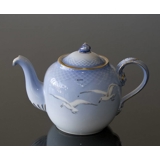 Seagull Service with gold teapot no. 141 or 656, capacity 100 cl.