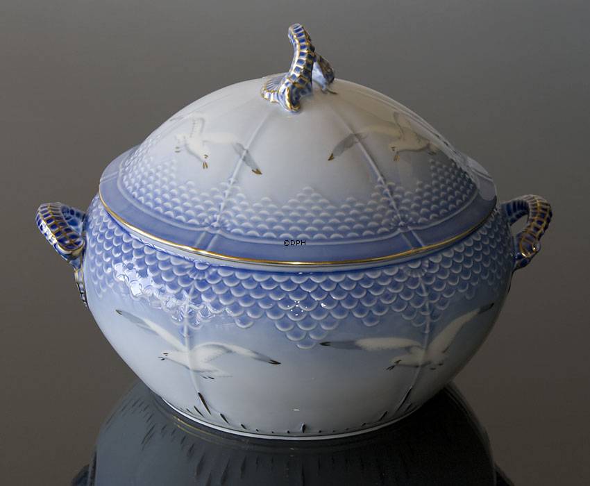 Mågestel med guld, terrin med låg nr. 181 eller 665 eller 4A, indhold 300 cl.