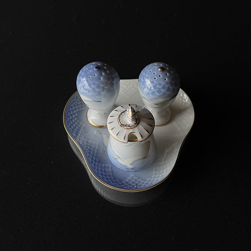 Mågestel med guld, saltbøsse nr. 541