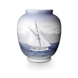 Vase, with seascape, Royal Copenhagen no. 860
