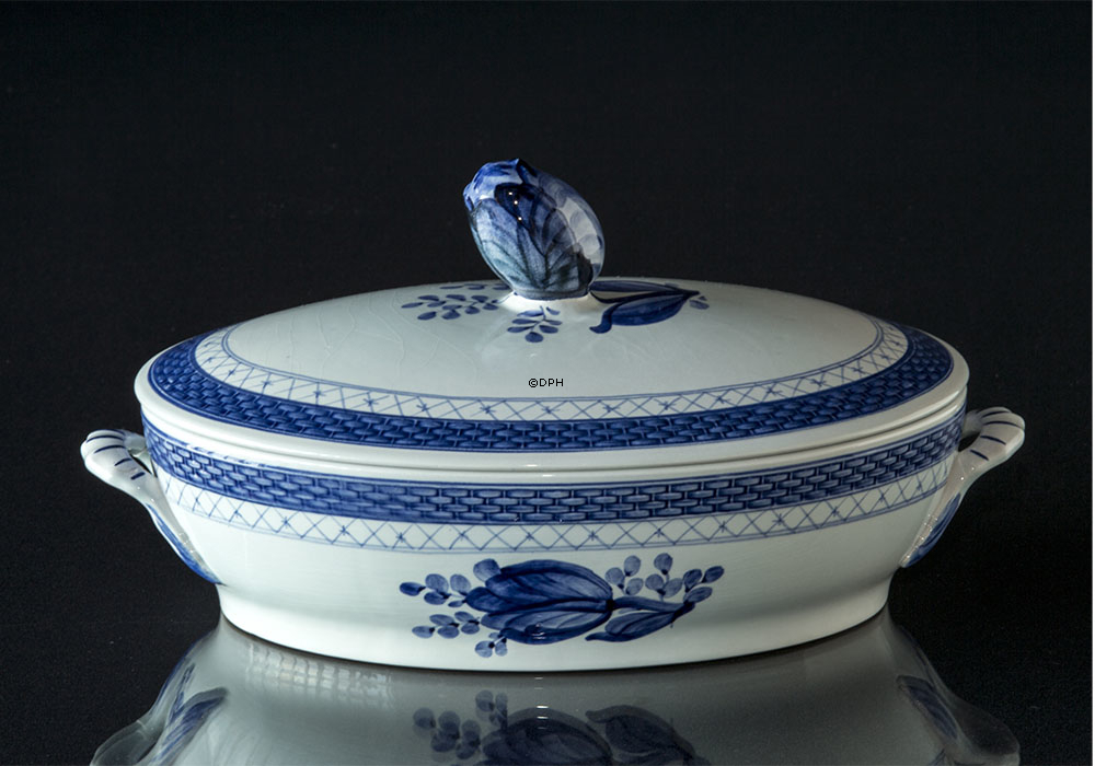 Royal Copenhagen/Aluminia  Tranquebar, blå, lågfad nr. 11/921 eller 172