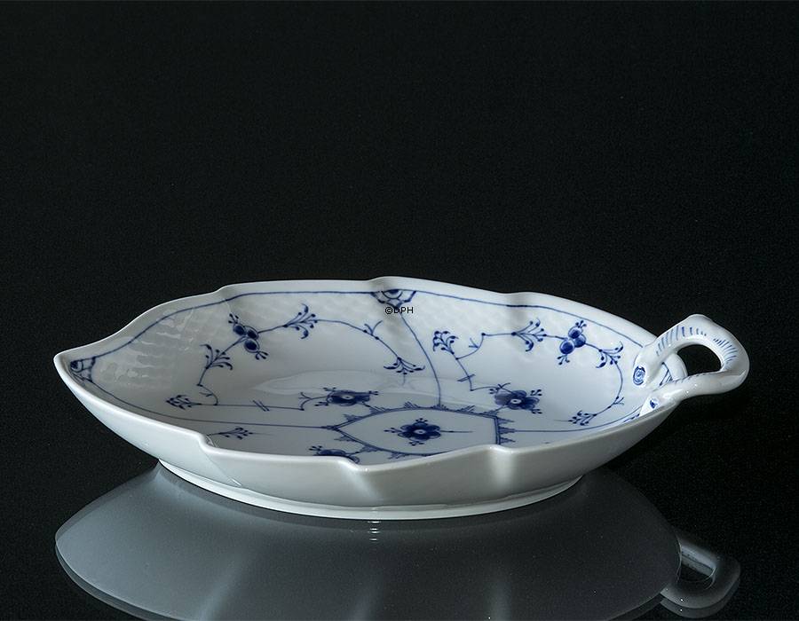 Blåmalet stel bladformet asiet, stor, Bing& Grøndahl 25cm nr. 199 eller 357