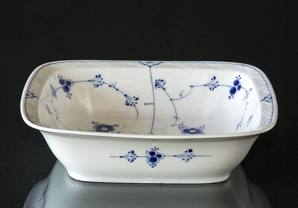 Blåmalet firkantet skål, stor, 22cm, Musselmalet Bing & Grøndahl nr. 230 eller 576