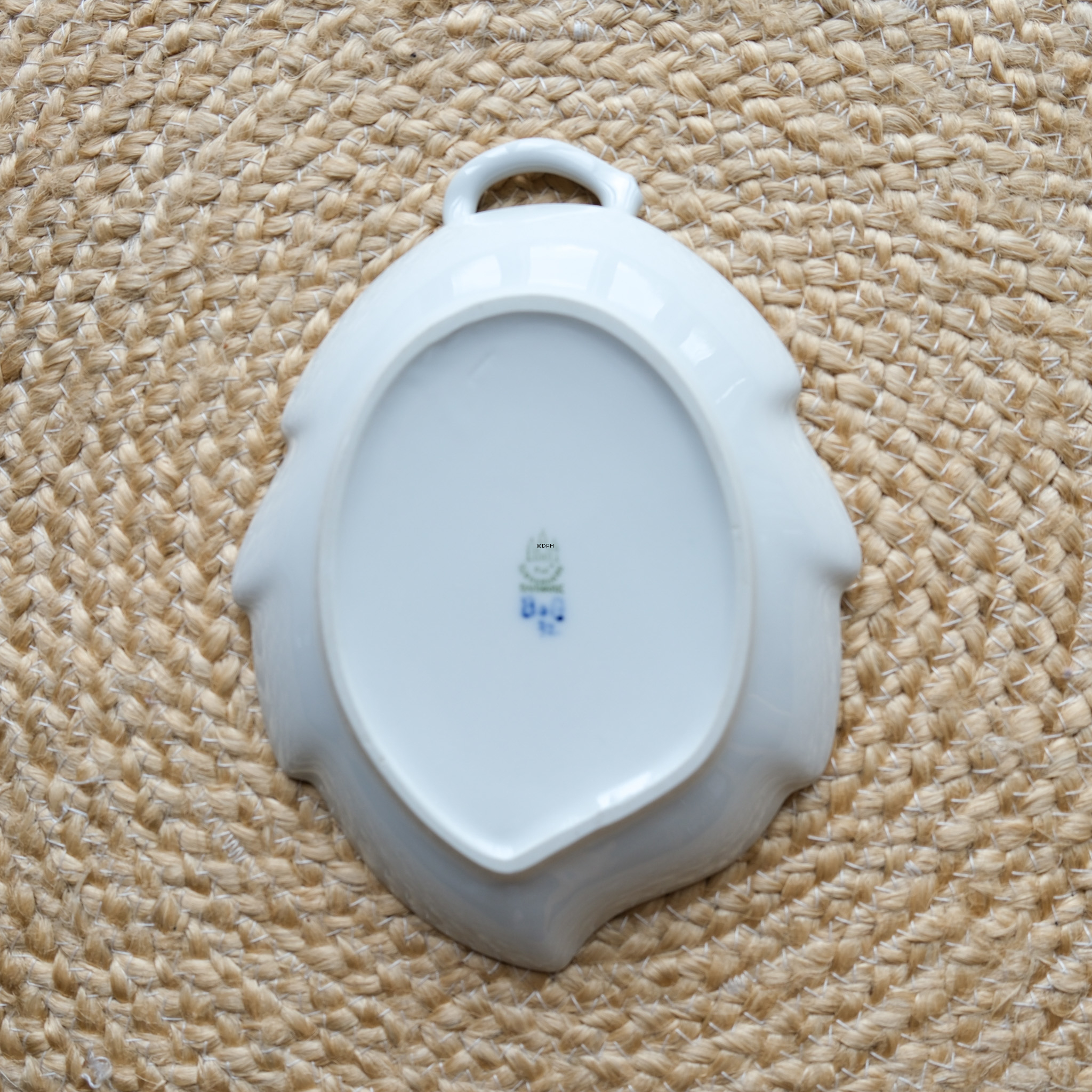 Sommerfuglestel bladformet asiet, stor 25 cm, Bing & Grøndahl nr. 199 eller 357