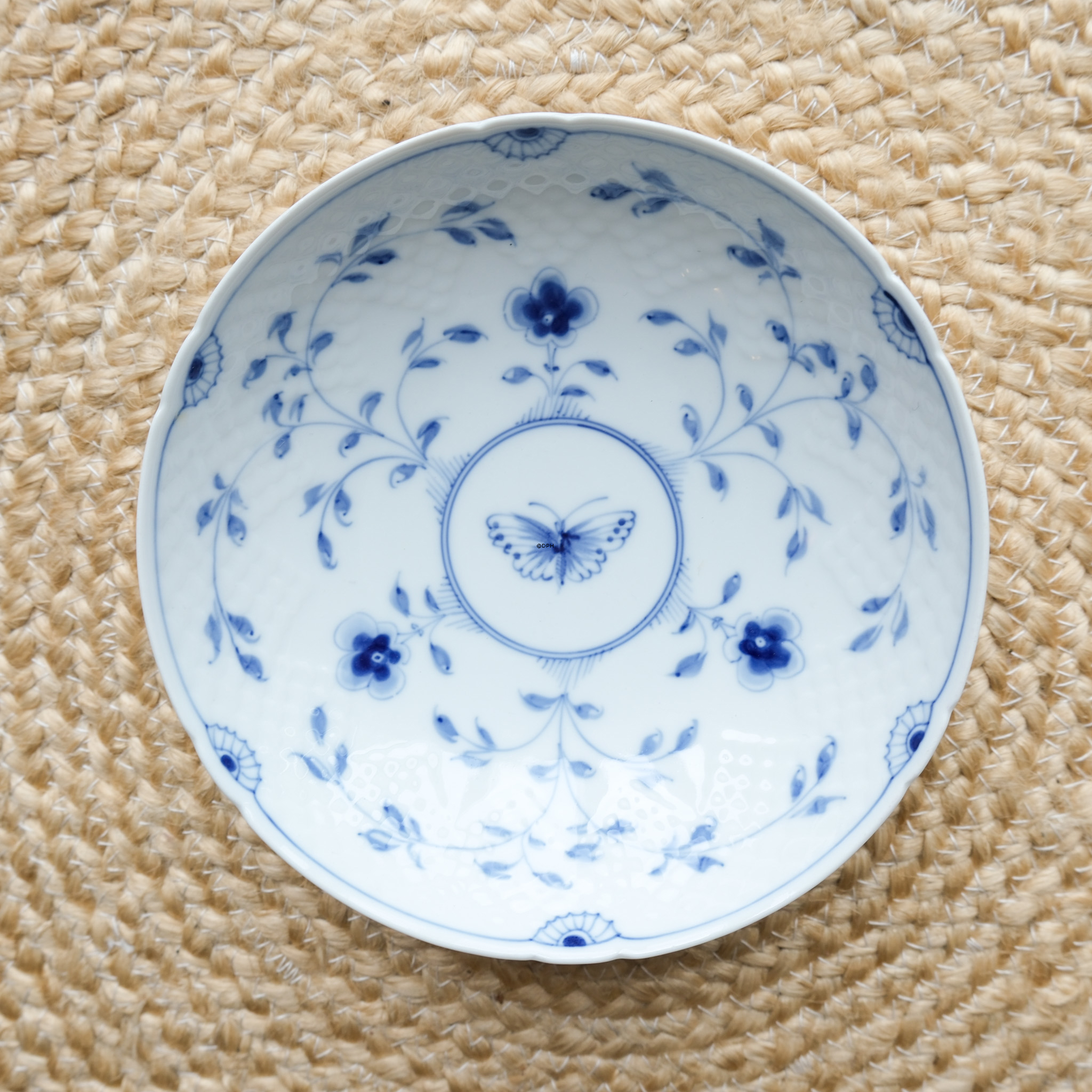 Sommerfuglestel rund skål, 20 cm, Bing & Grøndahl nr. 44, 312 eller 577